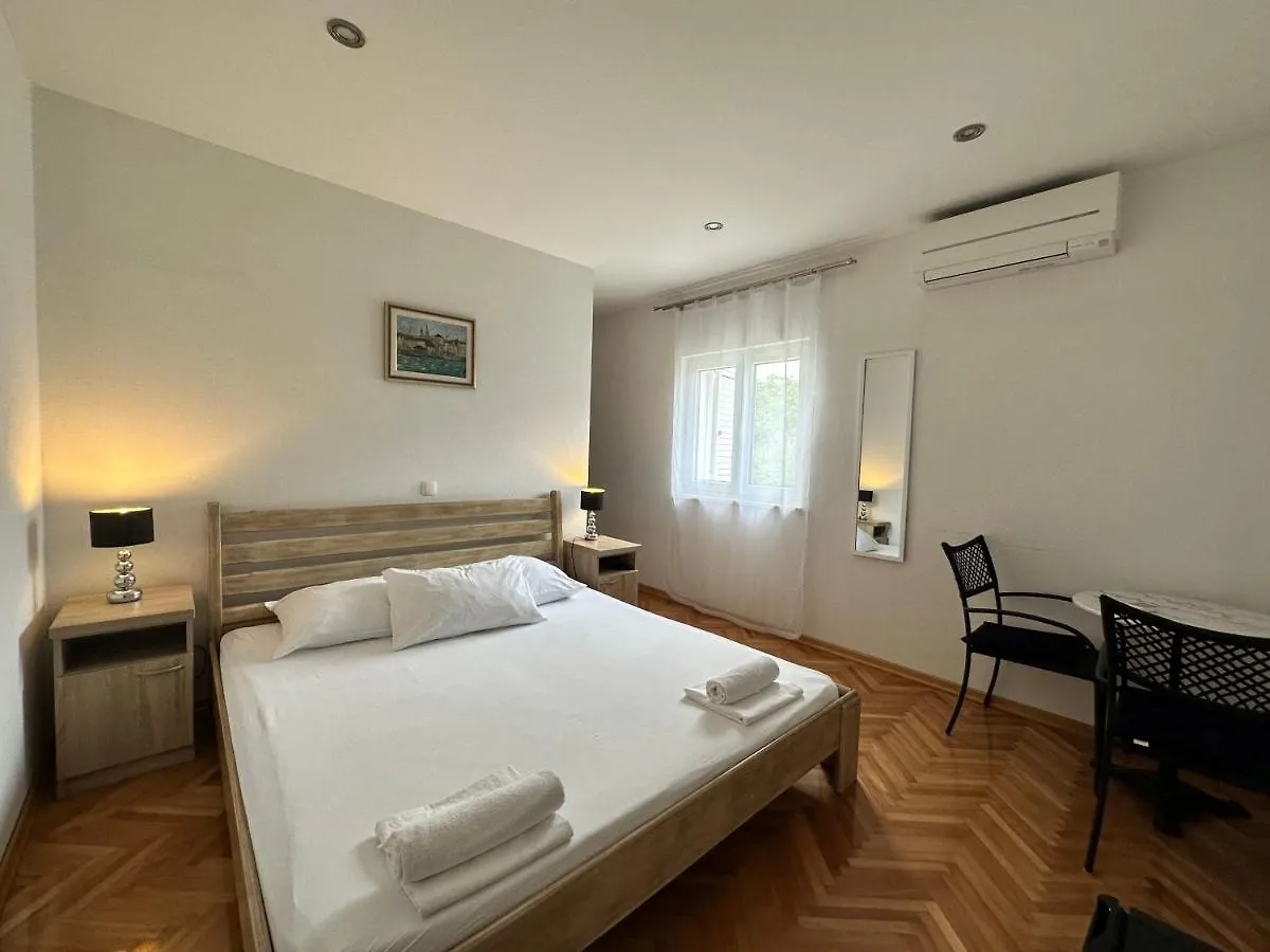 Villa Dante Trogir Kroatien