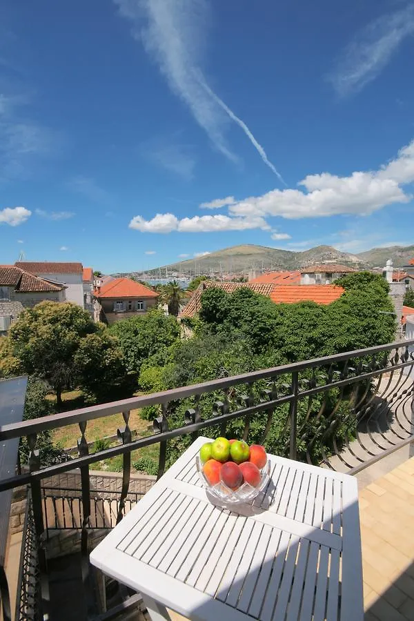 Villa Dante Trogir Kroatien
