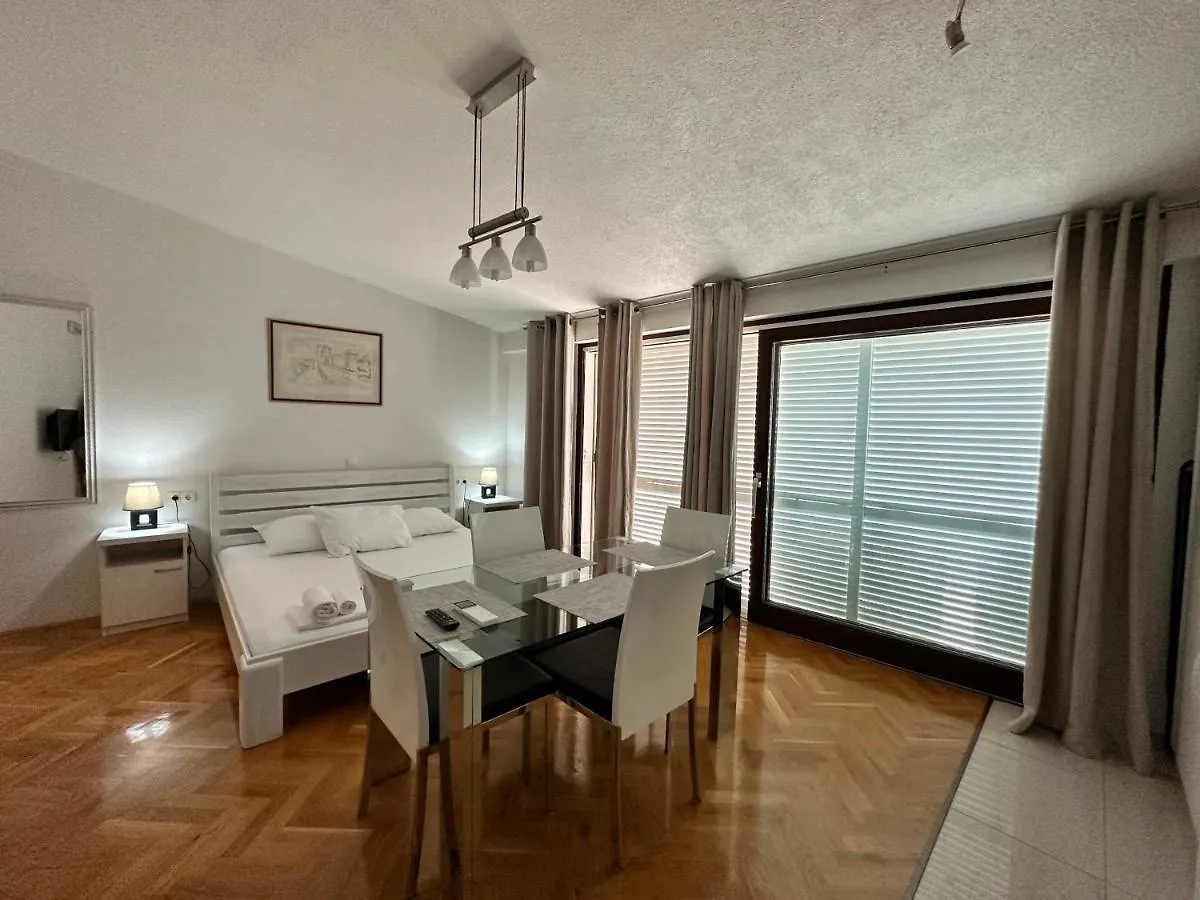 Villa Dante Trogir Guest house