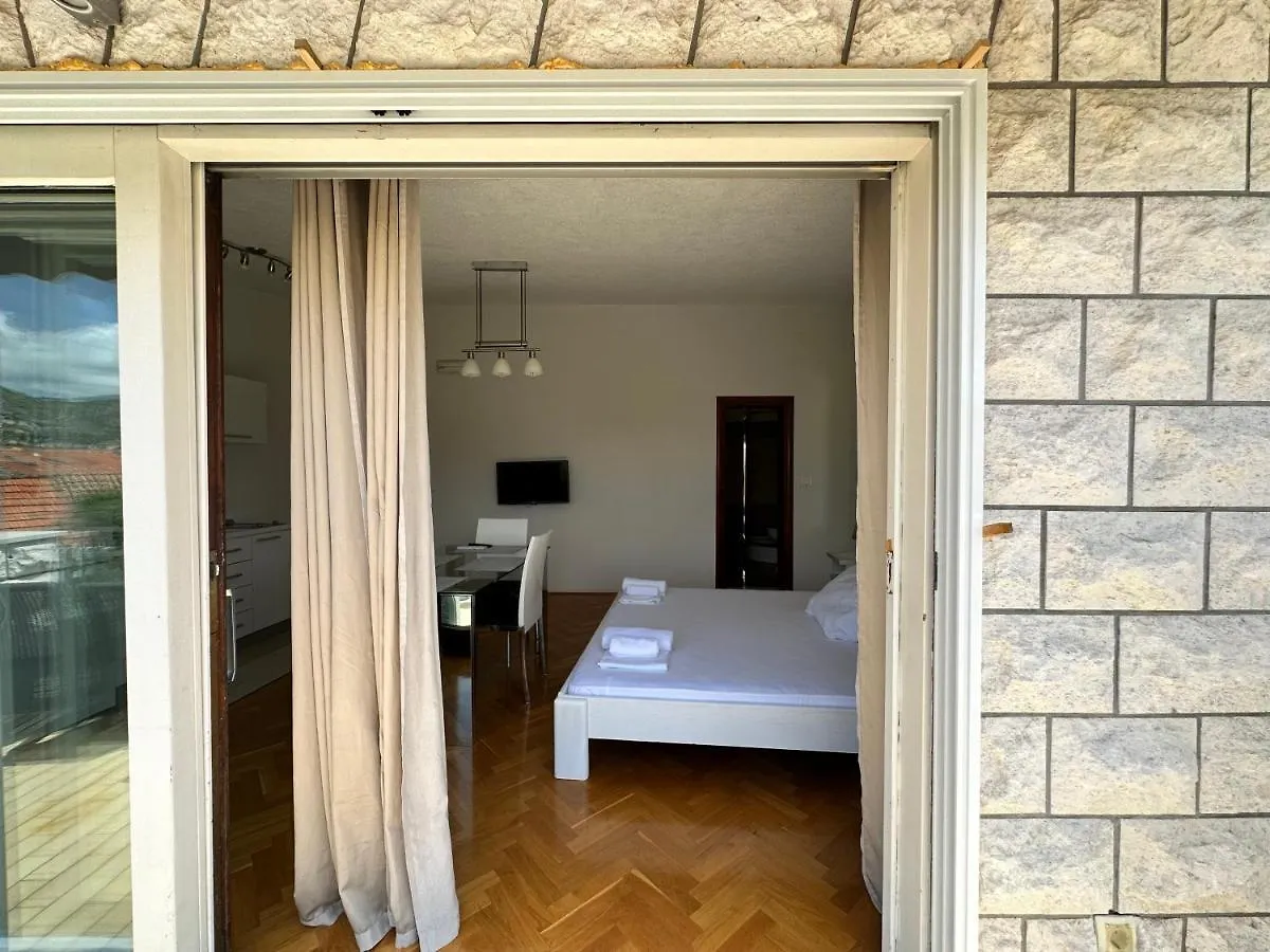 Villa Dante Trogir Guest house