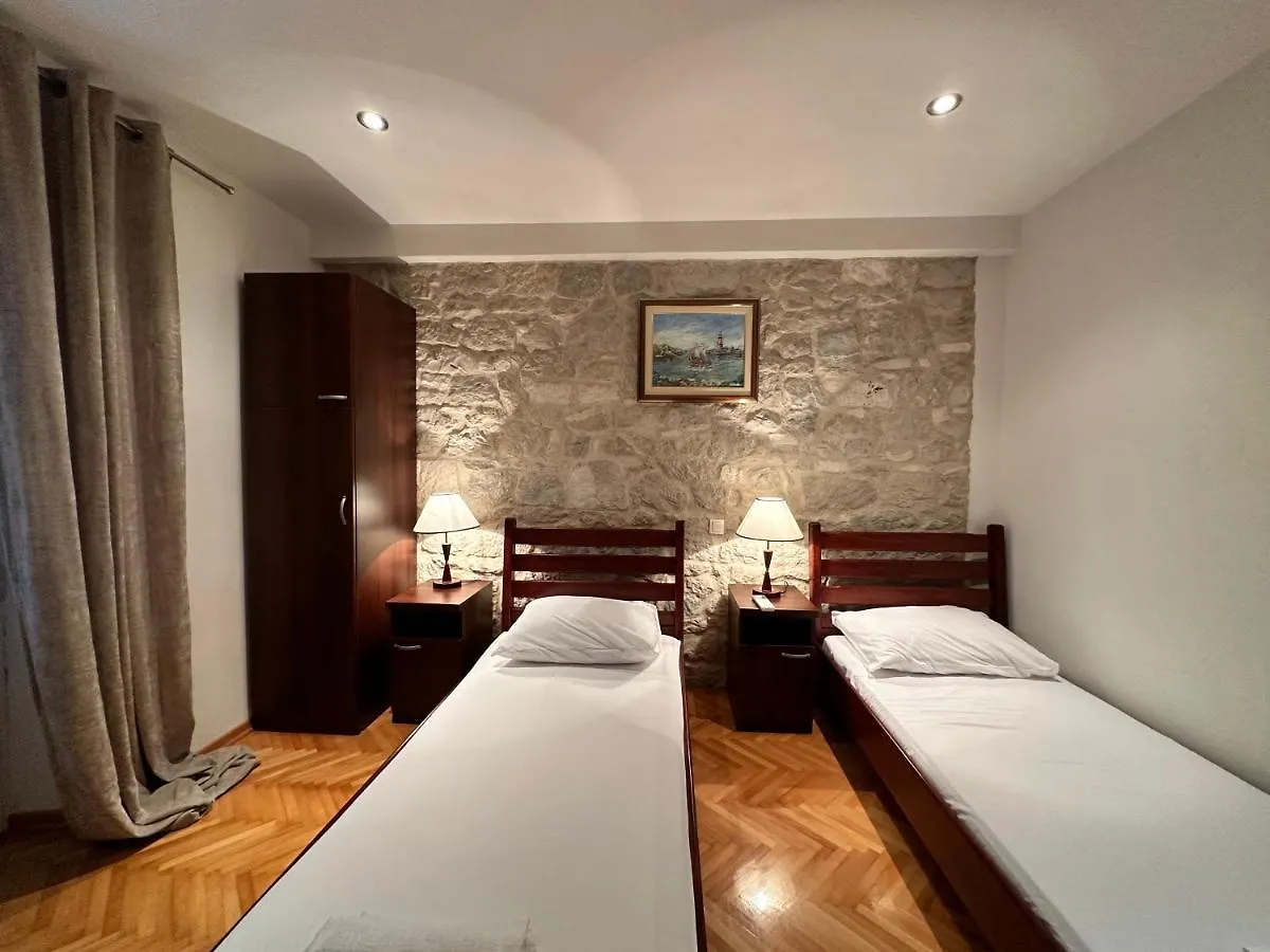 Villa Dante Trogir 3*,