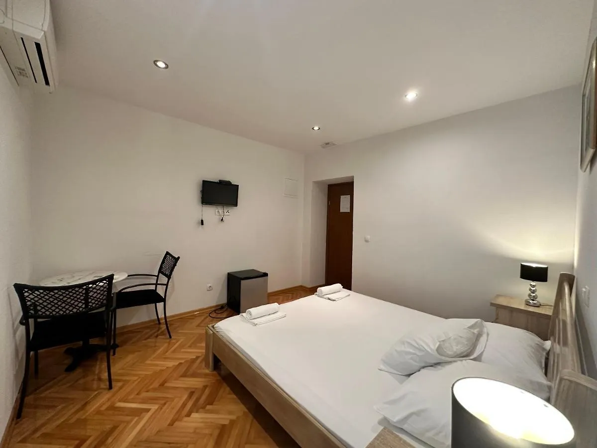Guest house Villa Dante Trogir