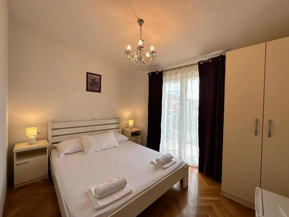 Villa Dante Trogir Guest house