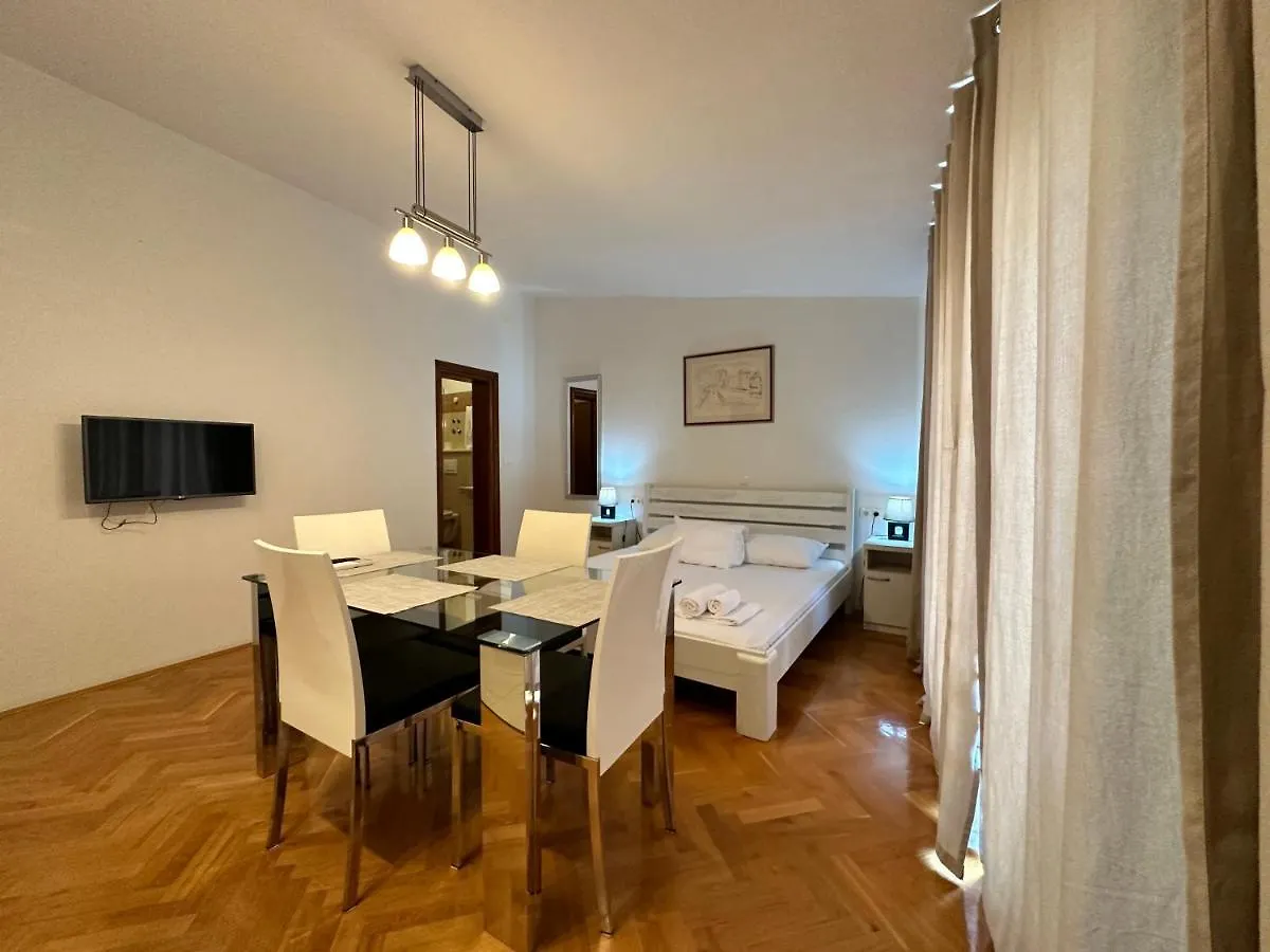 Guest house Villa Dante Trogir
