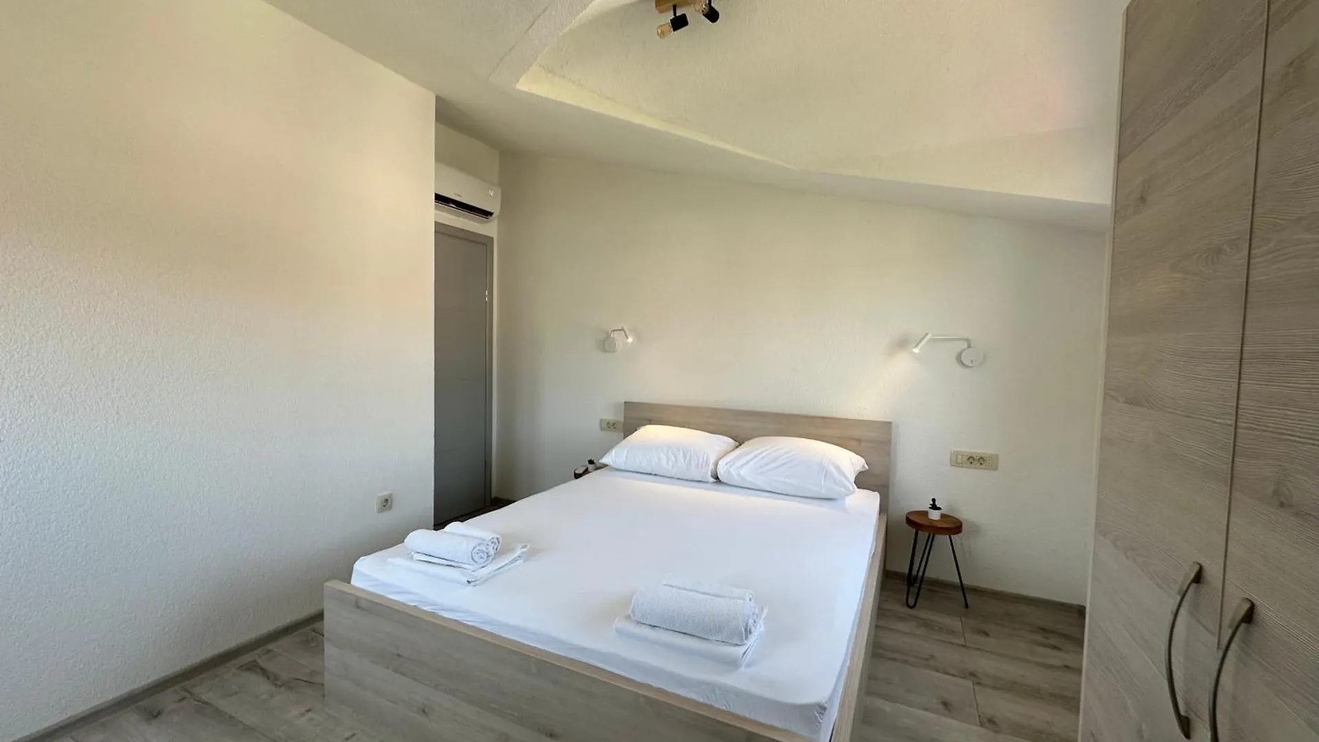 Villa Dante Trogir 3*,