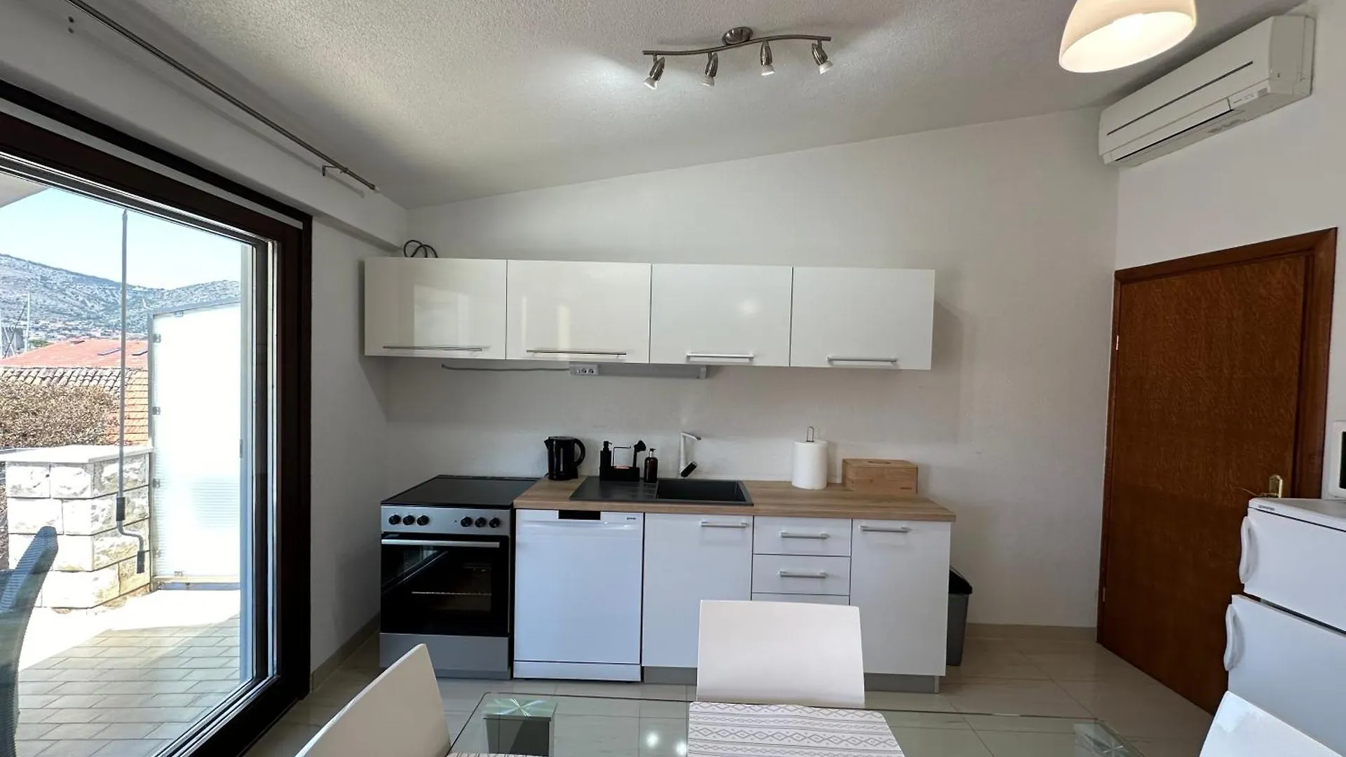 Villa Dante Trogir 3*,