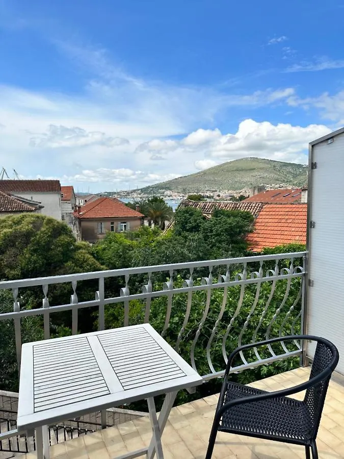Villa Dante Trogir 3*,  Croatia